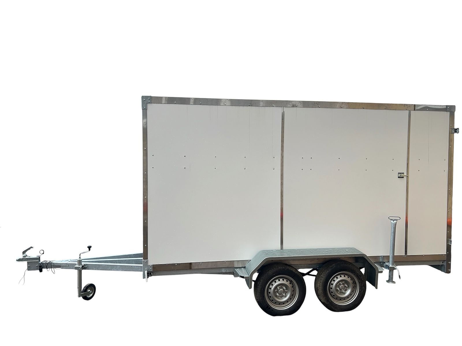 Прицеп-фургон на базе ЛАВ 81013